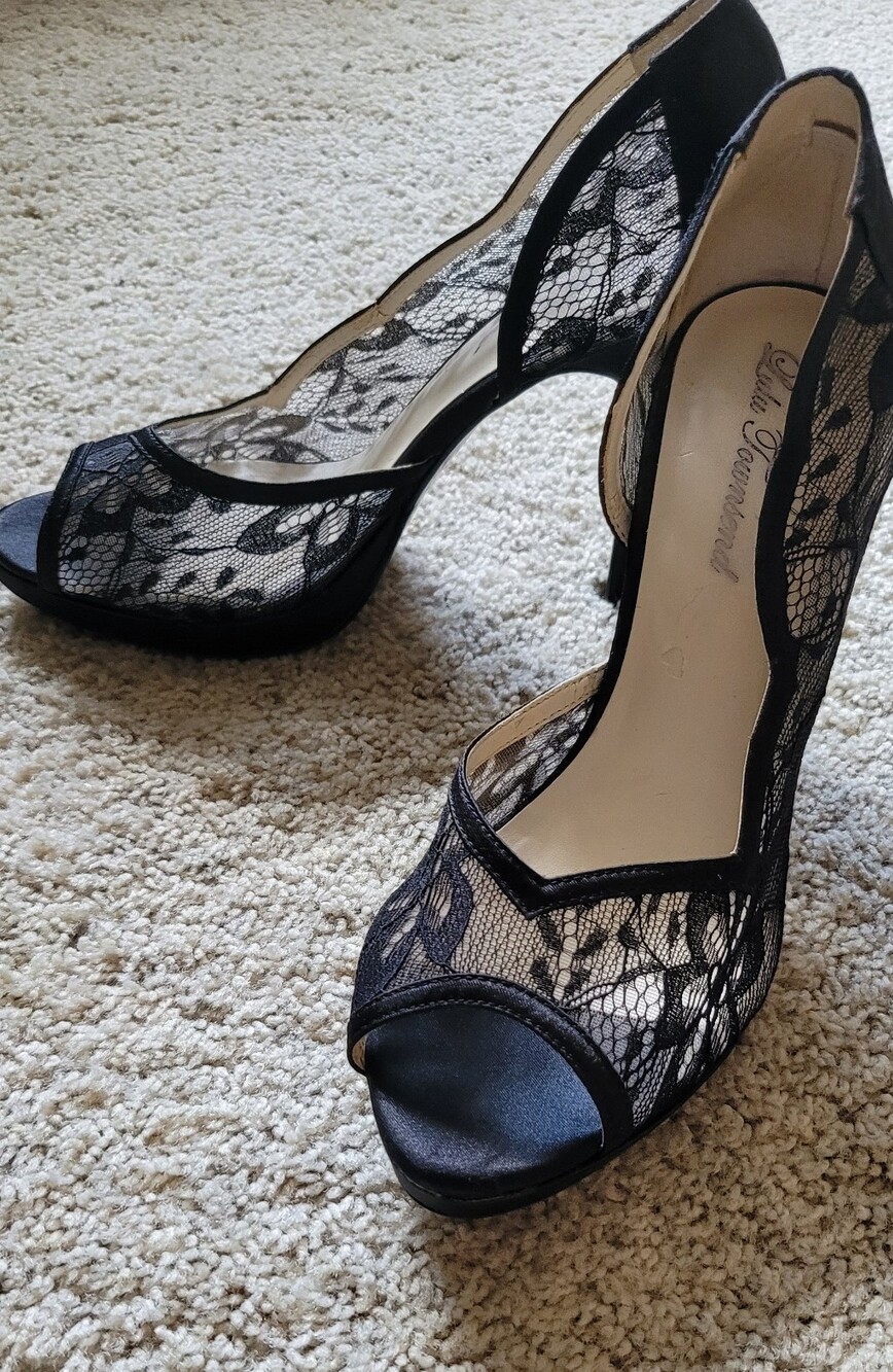 Sexy And Stylish Black Lace Heels 9 - Picture 5 of 5